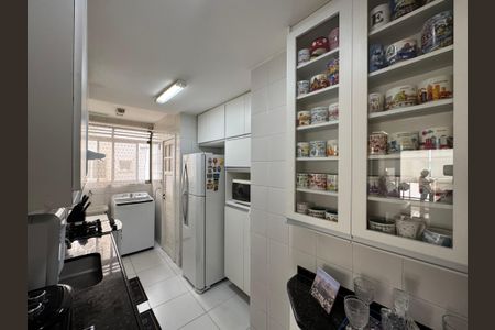 Apartamento à venda com 96m², 3 quartos e 2 vagas Apartamento à venda com 96m², 3 quartos e 2 vagasCozinha e Área de Serviço