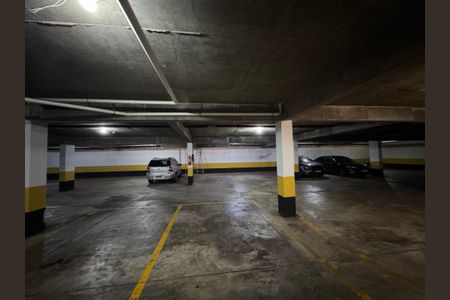 Apartamento à venda com 96m², 3 quartos e 2 vagas Apartamento à venda com 96m², 3 quartos e 2 vagasÁrea comum - Garagem