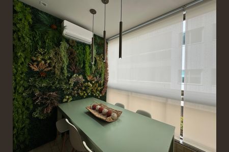 Apartamento à venda com 96m², 3 quartos e 2 vagas Apartamento à venda com 96m², 3 quartos e 2 vagasVaranda