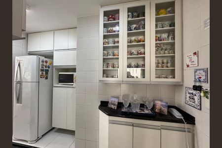 Apartamento à venda com 96m², 3 quartos e 2 vagas Apartamento à venda com 96m², 3 quartos e 2 vagasCozinha e Área de Serviço