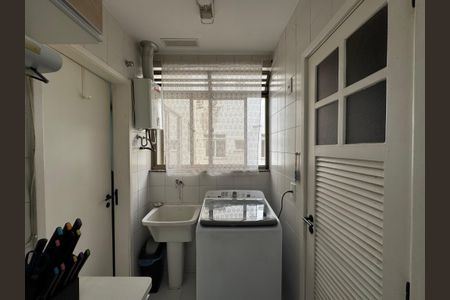 Apartamento à venda com 96m², 3 quartos e 2 vagas Apartamento à venda com 96m², 3 quartos e 2 vagasCozinha e Área de Serviço