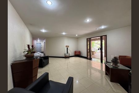 Apartamento à venda com 96m², 3 quartos e 2 vagas Apartamento à venda com 96m², 3 quartos e 2 vagasÁrea comum - Hall Social