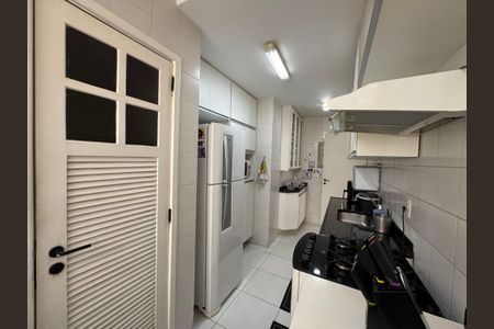 Apartamento à venda com 96m², 3 quartos e 2 vagas Apartamento à venda com 96m², 3 quartos e 2 vagasCozinha e Área de Serviço