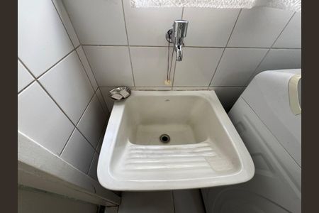 Apartamento à venda com 96m², 3 quartos e 2 vagas Apartamento à venda com 96m², 3 quartos e 2 vagasCozinha e Área de Serviço