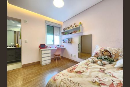 Apartamento à venda com 147m², 3 quartos e 3 vagas Apartamento à venda com 147m², 3 quartos e 3 vagasSuíte Júnior