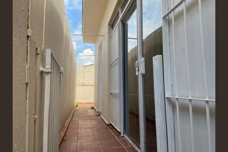 Casa à venda com 327m², 5 quartos e 5 vagas Casa à venda com 327m², 5 quartos e 5 vagasFoto 37