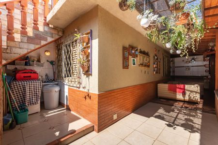 Casa à venda com 150m², 3 quartos e 3 vagas Casa à venda com 150m², 3 quartos e 3 vagasÁrea de Serviço 2