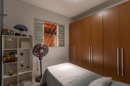 Casa à venda com 150m², 3 quartos e 3 vagas Casa à venda com 150m², 3 quartos e 3 vagasQuarto 2