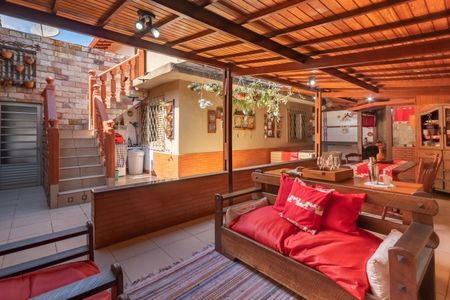 Casa à venda com 150m², 3 quartos e 3 vagas Casa à venda com 150m², 3 quartos e 3 vagasEspaço Gourmet