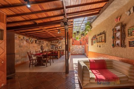 Casa à venda com 150m², 3 quartos e 3 vagas Casa à venda com 150m², 3 quartos e 3 vagasEspaço Gourmet