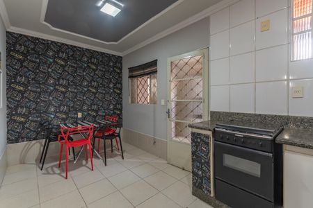 Casa à venda com 150m², 3 quartos e 3 vagas Casa à venda com 150m², 3 quartos e 3 vagasCozinha