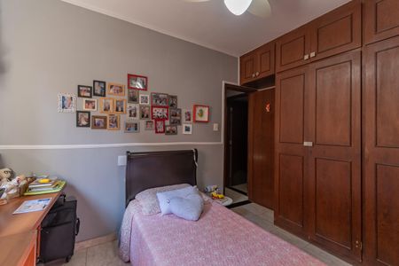 Casa à venda com 150m², 3 quartos e 3 vagas Casa à venda com 150m², 3 quartos e 3 vagasQuarto 1