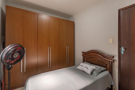 Casa à venda com 150m², 3 quartos e 3 vagas Casa à venda com 150m², 3 quartos e 3 vagasQuarto 2