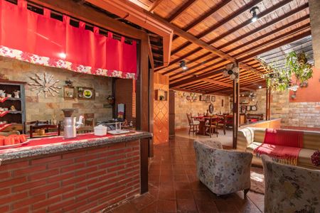 Casa à venda com 150m², 3 quartos e 3 vagas Casa à venda com 150m², 3 quartos e 3 vagasEspaço Gourmet