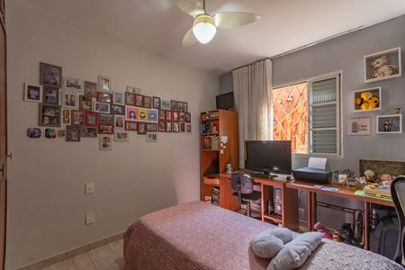 Casa à venda com 150m², 3 quartos e 3 vagas Casa à venda com 150m², 3 quartos e 3 vagasQuarto 1