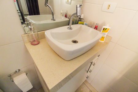 Casa de condomínio à venda com 56m², 2 quartos e 1 vaga Casa de condomínio à venda com 56m², 2 quartos e 1 vagaBanheiro da Suíte 1