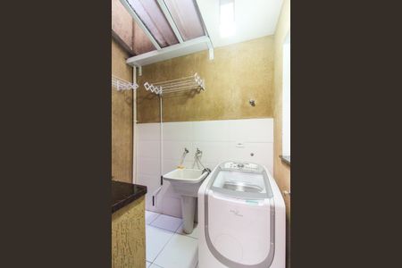 Casa de condomínio à venda com 56m², 2 quartos e 1 vaga Casa de condomínio à venda com 56m², 2 quartos e 1 vagaÁrea de Serviço
