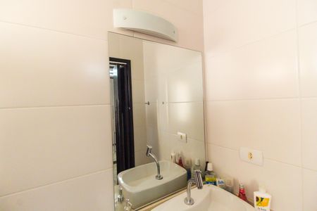 Casa de condomínio à venda com 56m², 2 quartos e 1 vaga Casa de condomínio à venda com 56m², 2 quartos e 1 vagaBanheiro da Suíte 1