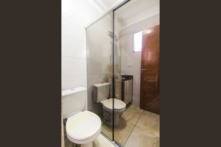 Casa de condomínio à venda com 56m², 2 quartos e 1 vaga Casa de condomínio à venda com 56m², 2 quartos e 1 vagaBanheiro da Suíte 2