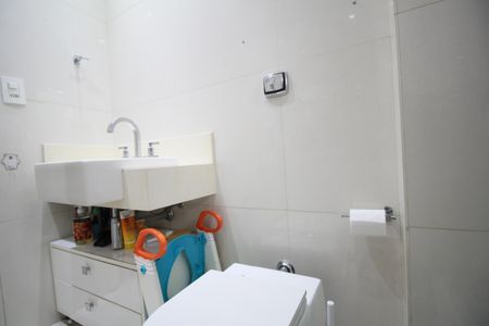 Apartamento à venda com 116m², 3 quartos e 2 vagasBanheiro Social