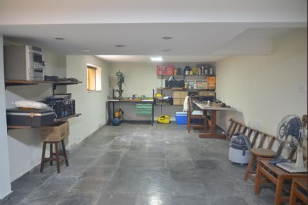 Casa para alugar com 286m², 6 quartos e 6 vagasPorão