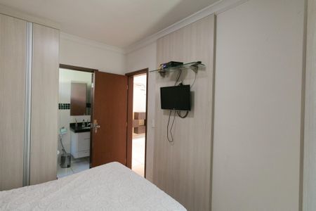 Apartamento à venda com 120m², 3 quartos e 2 vagas Apartamento à venda com 120m², 3 quartos e 2 vagasSuíte