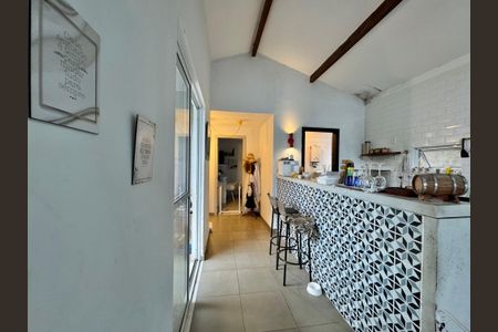 Casa de condomínio à venda com 240m², 2 quartos e 2 vagasCorredor