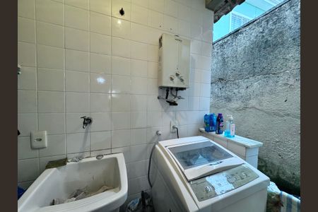 Casa de condomínio à venda com 240m², 2 quartos e 2 vagasCozinha e Área de Serviço