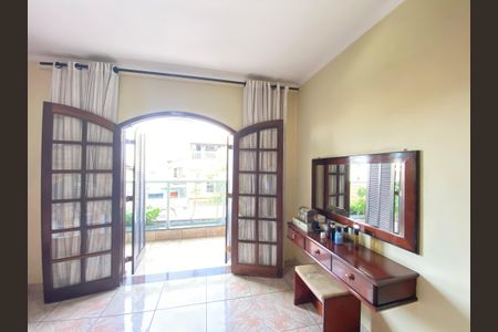 Casa à venda com 436m², 4 quartos e 1 vaga Casa à venda com 436m², 4 quartos e 1 vagaSuite