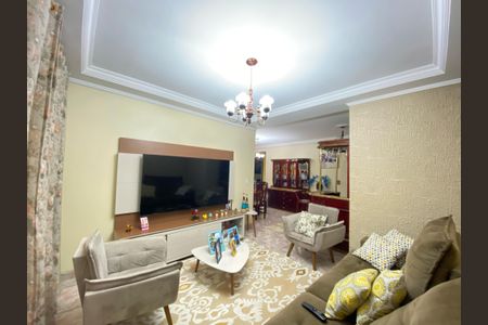 Casa à venda com 436m², 4 quartos e 1 vaga Casa à venda com 436m², 4 quartos e 1 vagaSala