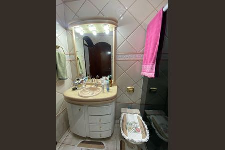 Casa à venda com 436m², 4 quartos e 1 vaga Casa à venda com 436m², 4 quartos e 1 vagaBanheiro Social