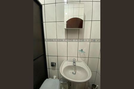 Casa à venda com 436m², 4 quartos e 1 vaga Casa à venda com 436m², 4 quartos e 1 vagaEdicula - Banheiro