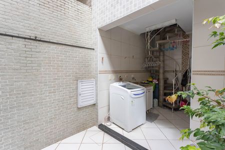 Casa à venda com 112m², 2 quartos e 2 vagas Casa à venda com 112m², 2 quartos e 2 vagasÁrea de serviço