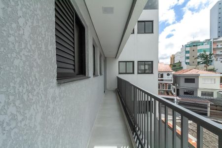 Apartamento à venda com 60m², 2 quartos e 1 vaga Apartamento à venda com 60m², 2 quartos e 1 vagaVaranda