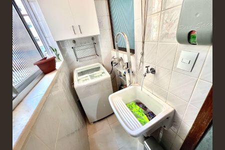 Apartamento à venda com 60m², 3 quartos e 1 vagaÁrea de Serviço