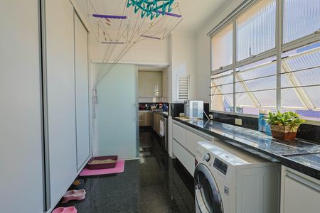 Apartamento para alugar com 328m², 5 quartos e 2 vagas Apartamento para alugar com 328m², 5 quartos e 2 vagasÁrea de Serviço