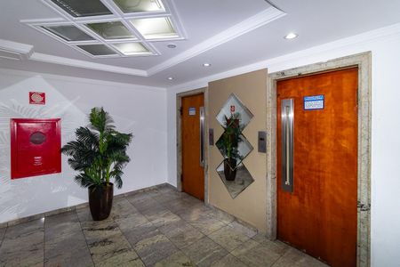 Apartamento à venda com 50m², 2 quartos e 1 vaga Apartamento à venda com 50m², 2 quartos e 1 vagaElevadores