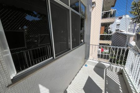 Apartamento à venda com 90m², 2 quartos e 2 vagasVaranda
