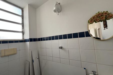 Apartamento à venda com 90m², 2 quartos e 2 vagasBanheiro de serviço
