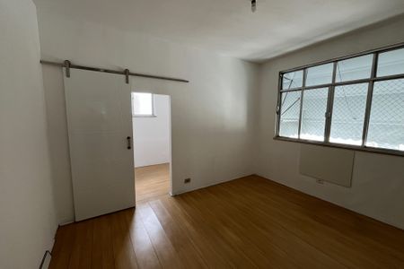 Apartamento à venda com 90m², 2 quartos e 2 vagasQuarto 2