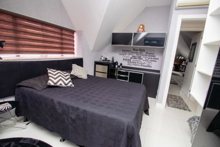 Casa de condomínio à venda com 320m², 6 quartos e 1 vaga Casa de condomínio à venda com 320m², 6 quartos e 1 vagaQuarto 5