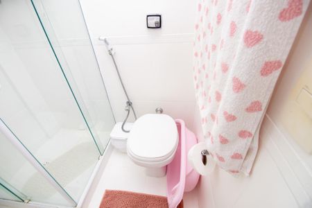 Casa de condomínio à venda com 320m², 6 quartos e 1 vaga Casa de condomínio à venda com 320m², 6 quartos e 1 vagaBanheiro quarto 4