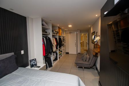 Casa de condomínio à venda com 320m², 6 quartos e 1 vaga Casa de condomínio à venda com 320m², 6 quartos e 1 vagaQuarto 1