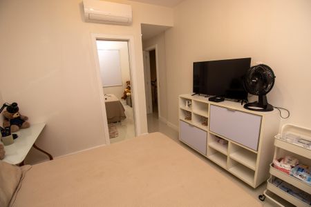 Casa de condomínio à venda com 320m², 6 quartos e 1 vaga Casa de condomínio à venda com 320m², 6 quartos e 1 vagaQuarto 3