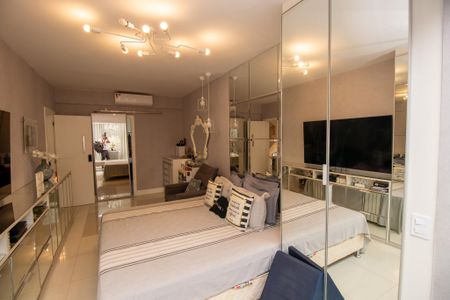 Casa de condomínio à venda com 320m², 6 quartos e 1 vaga Casa de condomínio à venda com 320m², 6 quartos e 1 vagaQuarto 2