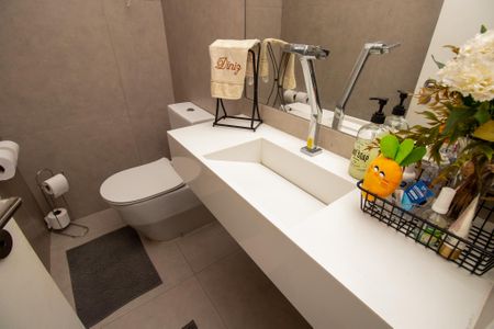 Casa de condomínio à venda com 320m², 6 quartos e 1 vaga Casa de condomínio à venda com 320m², 6 quartos e 1 vagaLavabo