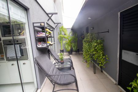 Casa de condomínio à venda com 320m², 6 quartos e 1 vaga Casa de condomínio à venda com 320m², 6 quartos e 1 vagaÁrea de Serviço