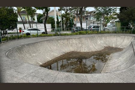 Casa de condomínio à venda com 320m², 6 quartos e 1 vaga Casa de condomínio à venda com 320m², 6 quartos e 1 vagaÁrea comum