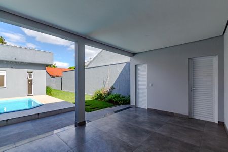 Casa à venda com 203m², 3 quartos e 4 vagasChurrasqueira