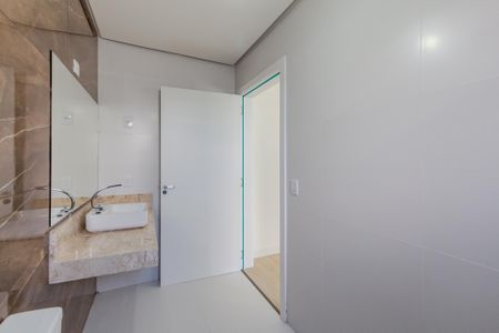 Casa à venda com 203m², 3 quartos e 4 vagasBanheiro Suíte 1